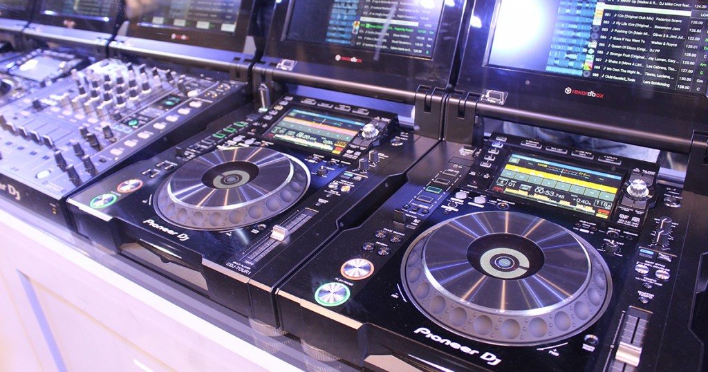 DJ Rise and DJ Error Error Gone In 60 Beats DJ Rise and DJ Error Error Gone In 60 Beats