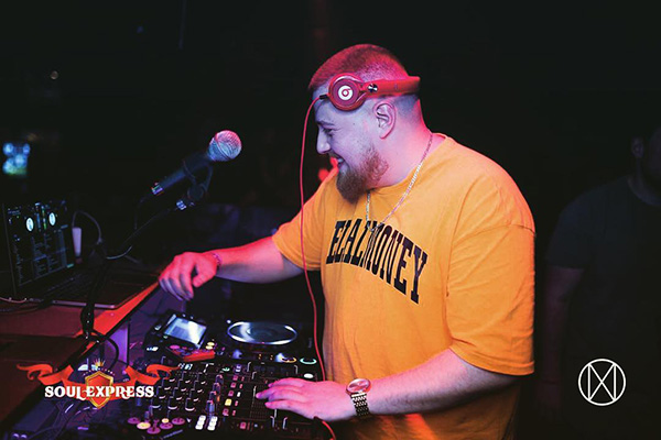 DJ Axoy