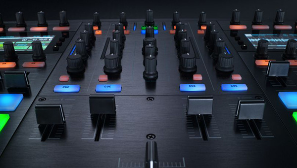 S8's faders