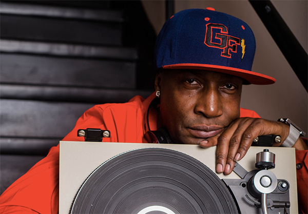 Grandmaster Flash Talks The Theory Of Being A HipHop DJ & The Beginnings  Of Hip-Hop!! 